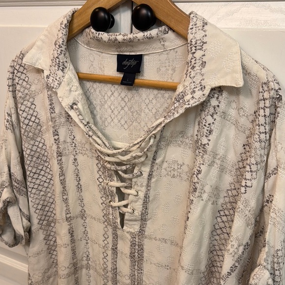 Daytrip Tan and Cream Lace-Up Sailor Collar Blouse size L. - Picture 4 of 7